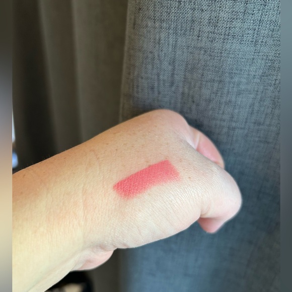 Clé de Peau Beauté $70 Matte Lipstick Splendorous 114 - Picture 4 of 4